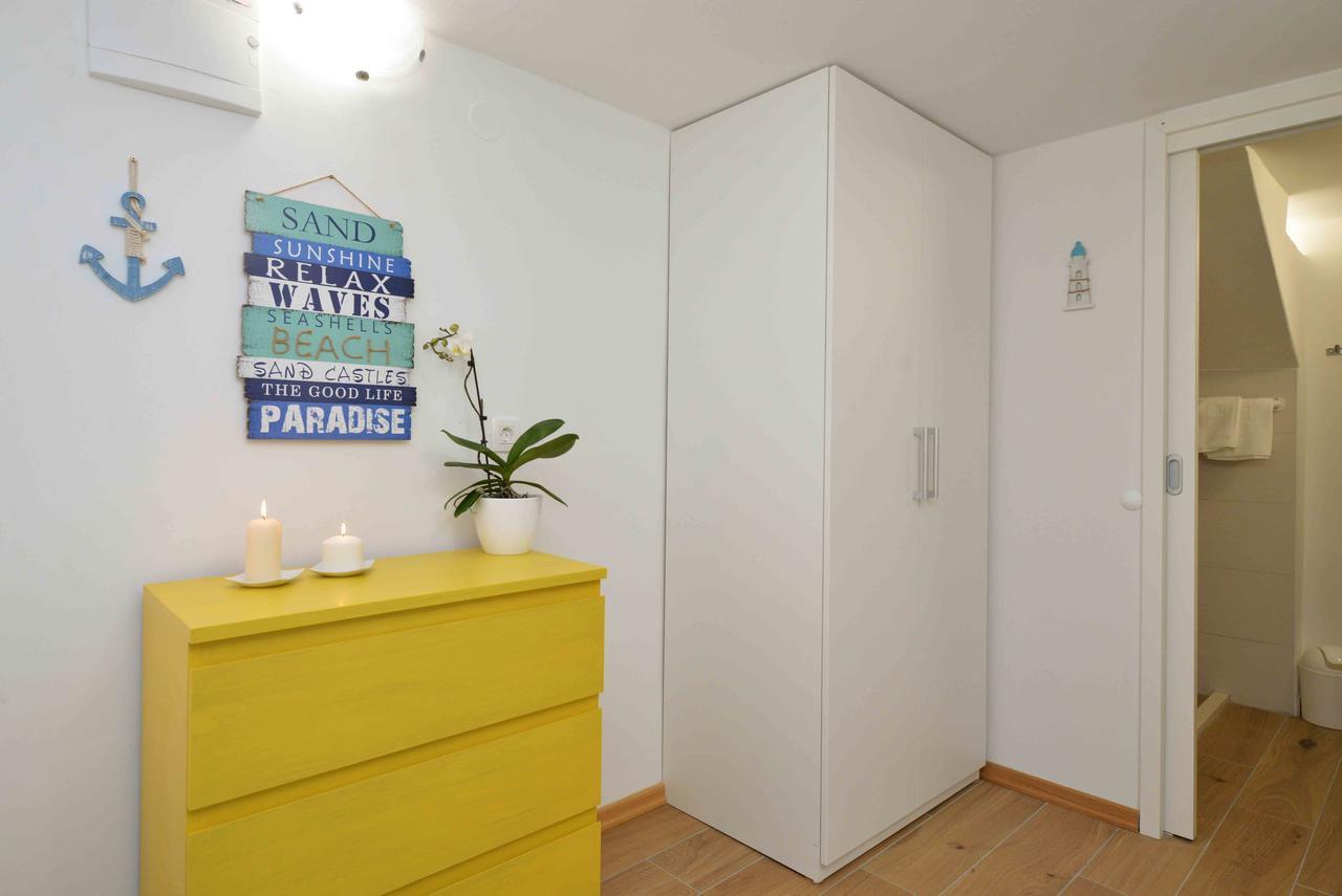 Sea Side Apartment Murter Exterior foto