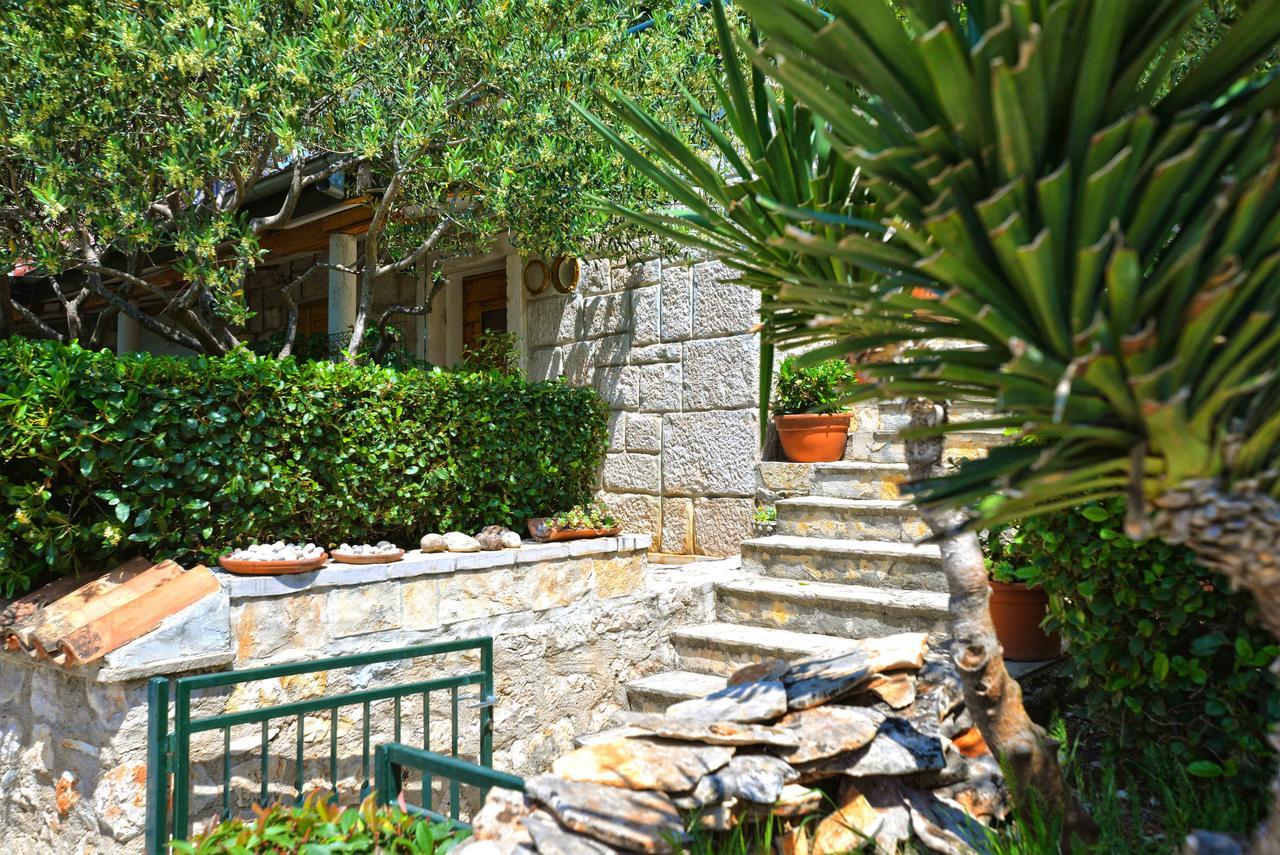 Sea Side Apartment Murter Exterior foto